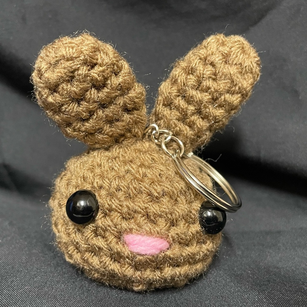 CROCHET MINI MOCHIBUN KEYCHAIN- CAFE LATTE
